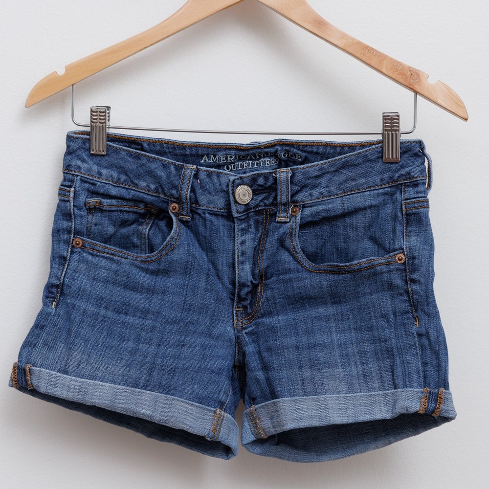 American Eagle MIDI Super Stretch Denim Shorts Medium Wash Cuffed Blue Size 6